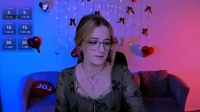 luna berryy online show from April 2026 07:18:01 PM