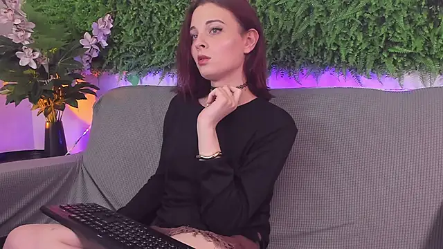 Snapshot of AprilAvery chatting on March 2025 10:16:01 PM AprilAvery online show from March 2025 10:16:01 PM