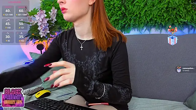 Snapshot of AprilAvery chatting on November 2025 04:17:01 PM AprilAvery online show from November 2025 04:17:01 PM