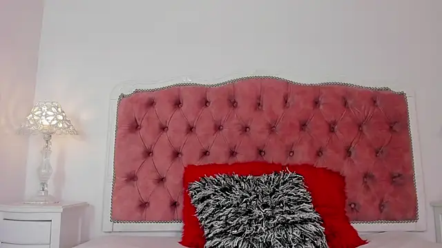 Snapshot of amberlitle chatting on October 2025 01:45:01 PM amberlitle online show from October 2025 01:45:01 PM