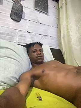 Snapshot of ElNegroRony chatting on February 2025 08:28:02 PM ElNegroRony online show from February 2025 08:28:02 PM