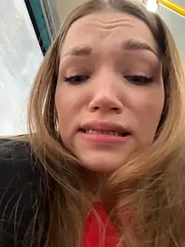 Snapshot of KitteCat chatting on November 2025 07:57:01 AM KitteCat online show from November 2025 07:57:01 AM