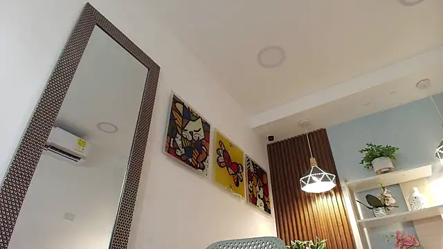 Sharlotte Milk online show from December 2025 06:07:01 PM