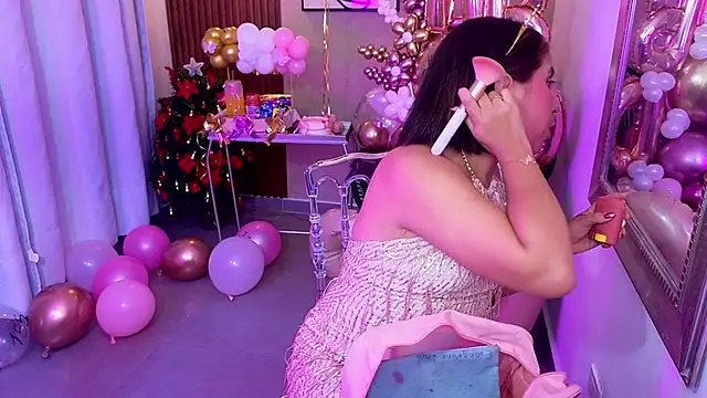 Sharlotte Milk online show from December 2025 11:23:02 AM