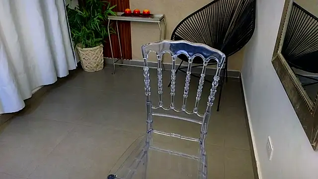 Sharlotte Milk online show from November 2025 10:37:02 AM