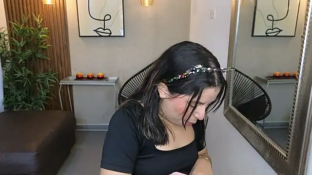 Sharlotte Milk online show from November 2025 10:41:02 AM