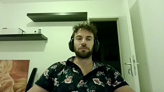 alpha-hunk online show from September 2025 07:09:01 PM