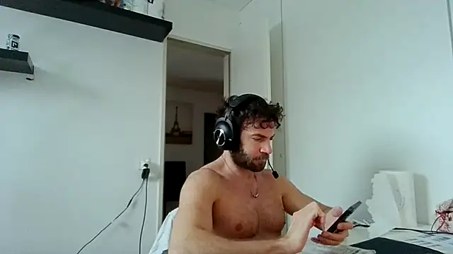 alpha-hunk online show from January 2026 10:54:02 AM