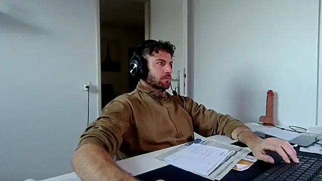 alpha-hunk online show from March 2026 04:45:01 PM