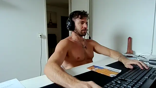 alpha-hunk online show from March 2026 12:09:01 PM