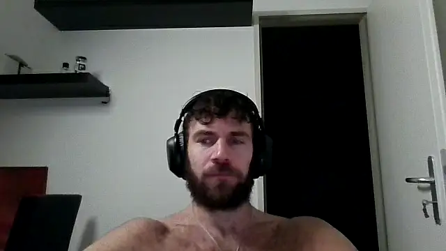 alpha-hunk online show from November 2025 09:30:01 PM