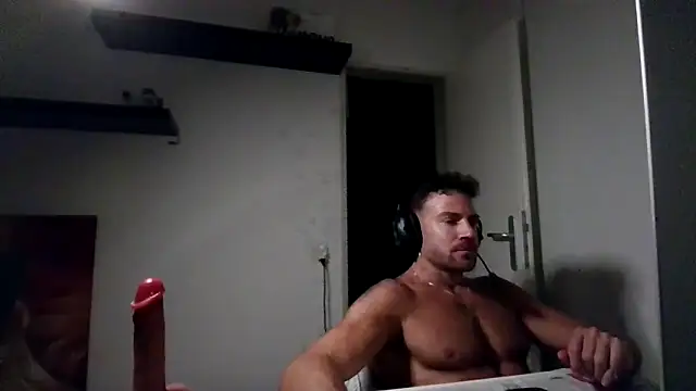 alpha-hunk online show from May 2026 09:35:02 PM