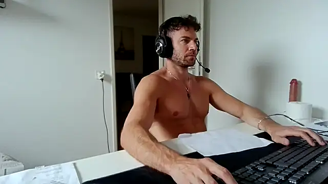 alpha-hunk online show from April 2026 11:35:01 AM