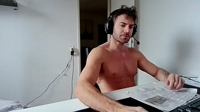 alpha-hunk online show from December 2025 10:43:01 AM