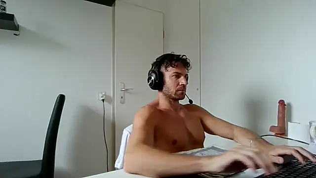 alpha-hunk online show from April 2026 12:12:01 PM