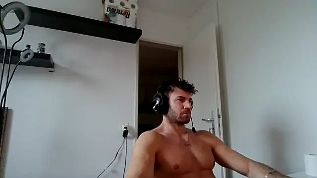 alpha-hunk online show from December 2025 02:19:02 PM