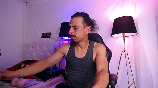 Sr Magnus  online show from February 2026 04:08:02 AM