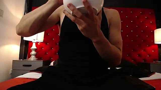 Sr Magnus  online show from February 2026 07:41:02 AM