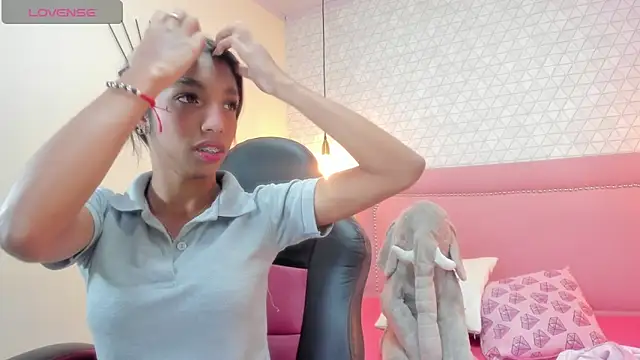 MAYROBERTSS online show from February 2025 12:15:01 PM