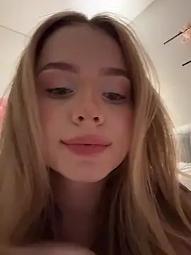 SIlviaBeyt online show from April 2026 08:42:02 PM