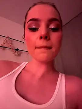 Snapshot of SIlviaBeyt chatting on November 2025 11:08:02 PM SIlviaBeyt online show from November 2025 11:08:02 PM