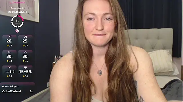 Snapshot of BustyBonnieUK chatting on November 2025 10:43:02 PM BustyBonnieUK online show from November 2025 10:43:02 PM