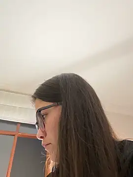 aurora divine online show from November 2025 10:57:01 PM