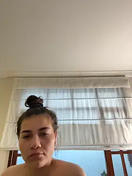 aurora divine online show from October 2025 01:02:01 PM