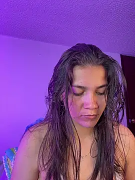 aurora divine online show from April 2026 06:58:01 PM