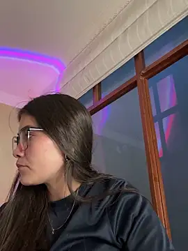 aurora divine online show from December 2025 10:57:02 PM