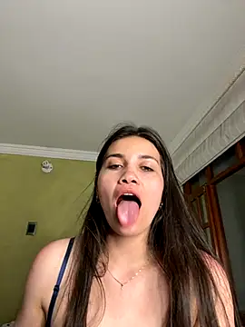 aurora divine online show from September 2025 11:33:01 PM