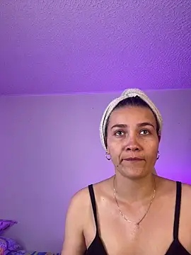 aurora divine online show from March 2026 06:53:01 PM