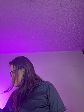 aurora divine online show from March 2026 10:25:01 PM