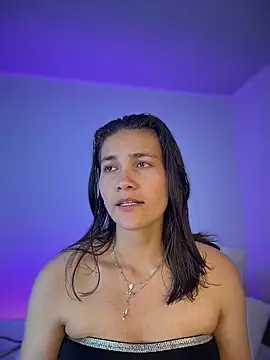 aurora divine online show from May 2026 09:02:01 PM