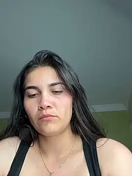 aurora divine online show from November 2025 10:42:01 PM