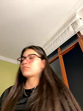 aurora divine online show from October 2025 10:52:02 PM