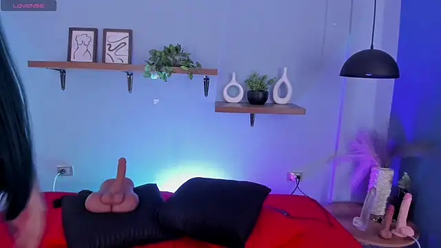 maddy walker online show from December 2025 12:40:02 PM