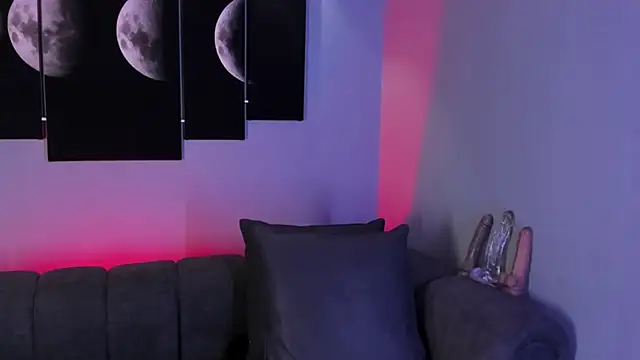 Snapshot of maddy_walker chatting on February 2025 08:06:02 PM maddy walker online show from February 2025 08:06:02 PM