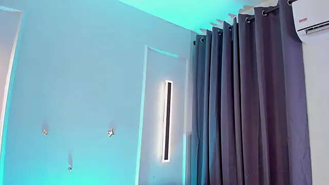 Snapshot of maddy_walker chatting on September 2025 08:43:01 PM maddy walker online show from September 2025 08:43:01 PM