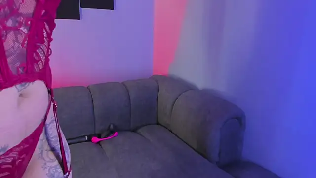 Snapshot of maddy_walker chatting on January 2025 08:11:02 PM maddy walker online show from January 2025 08:11:02 PM