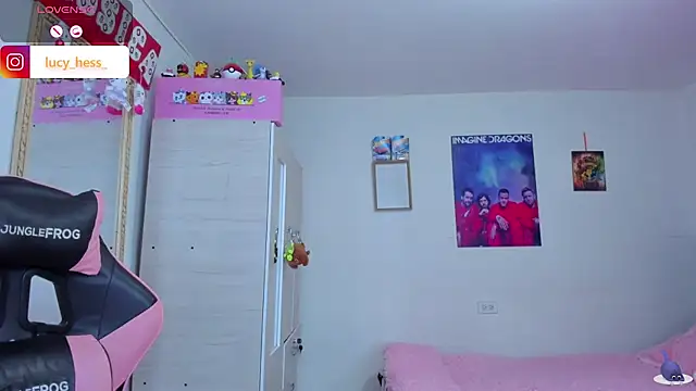 Lucyy-hess online show from April 2026 09:39:33 PM