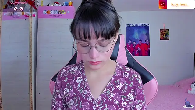 Lucyy-hess online show from April 2026 06:15:01 PM