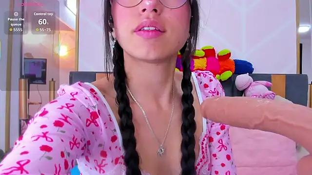 MadyJackson online show from November 2025 11:49:02 AM