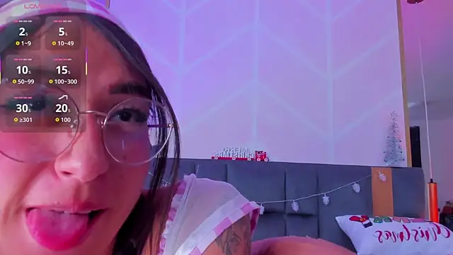 Snapshot of MadyJackson chatting on December 2025 11:36:02 AM MadyJackson online show from December 2025 11:36:02 AM