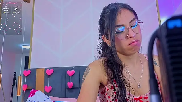 Snapshot of MadyJackson chatting on February 2026 11:43:02 AM MadyJackson online show from February 2026 11:43:02 AM