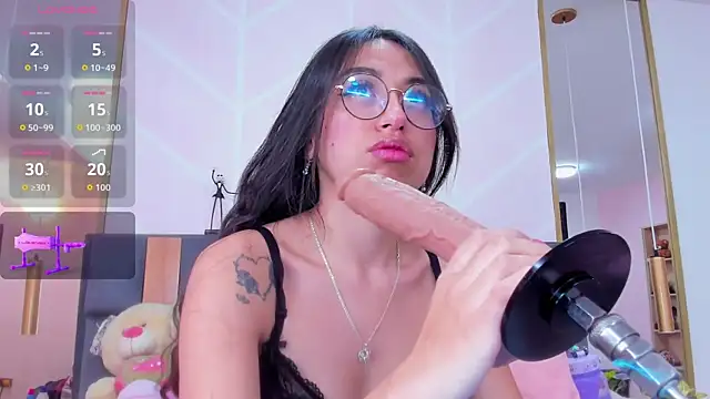 MadyJackson online show from November 2025 11:35:02 AM