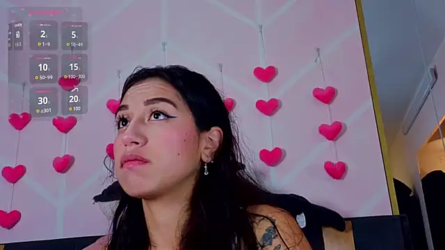 MadyJackson online show from April 2026 12:00:01 PM