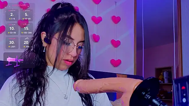 MadyJackson online show from April 2026 12:07:02 PM