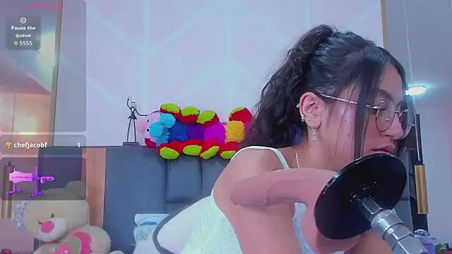 MadyJackson online show from November 2025 11:48:01 AM