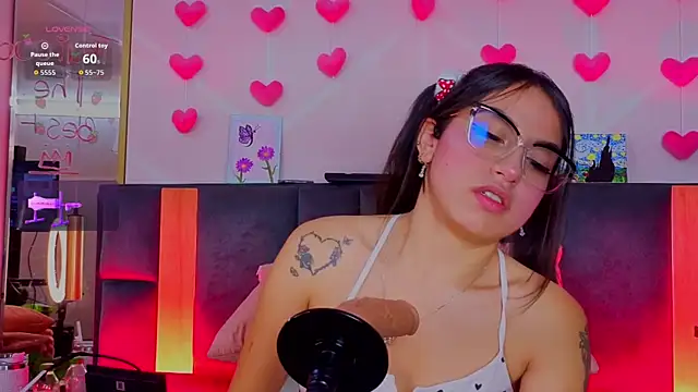 MadyJackson online show from May 2026 02:15:01 PM
